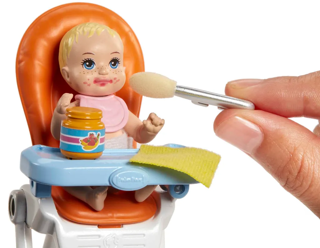 Barbie Skipper Babysitter Puppe (brünett), Spielset Mit Baby-Puppe & Hochstuhl – Bild 3