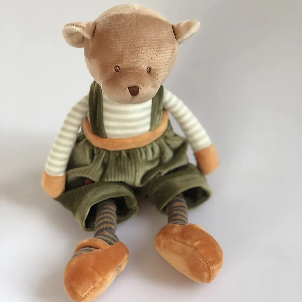 Bukowski Teddybär Mavi In Grüner Latzhose 25 Cm