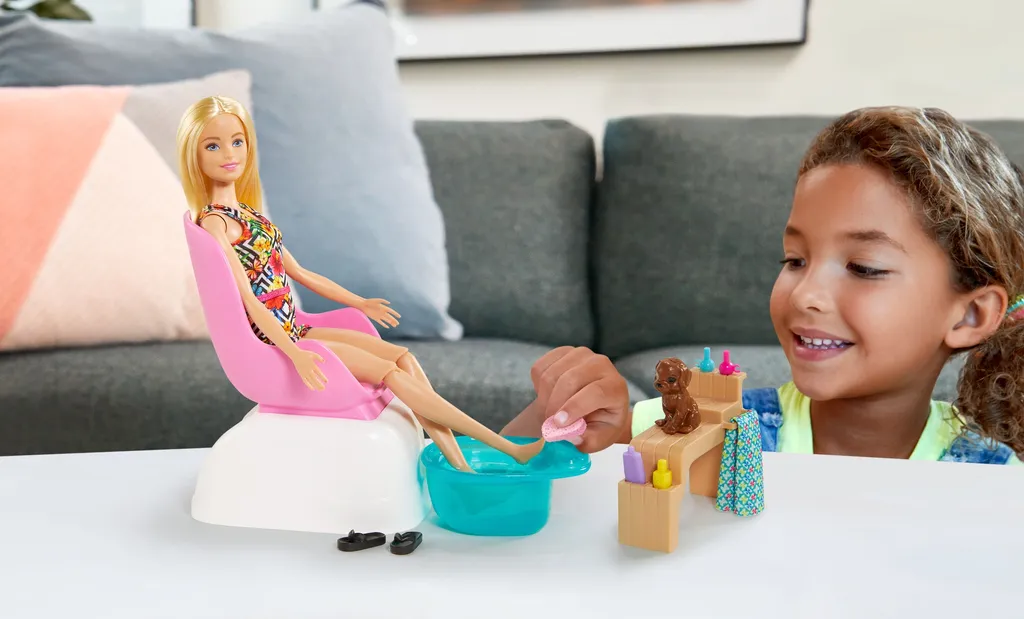 Barbie Mani-Pedi Puppe (blond) Spielset, Anziehpuppe, Nagelstudio Mit Zubehör – Bild 3
